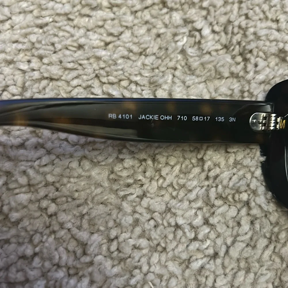 Authentic Ray-Ban JACKIE OHH RB4101
Women's Sunglasses - Light Havana - Picture 7 of 9